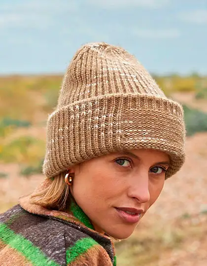 Chunky Knitted Patch Beanie – Artikelnummer CB330R