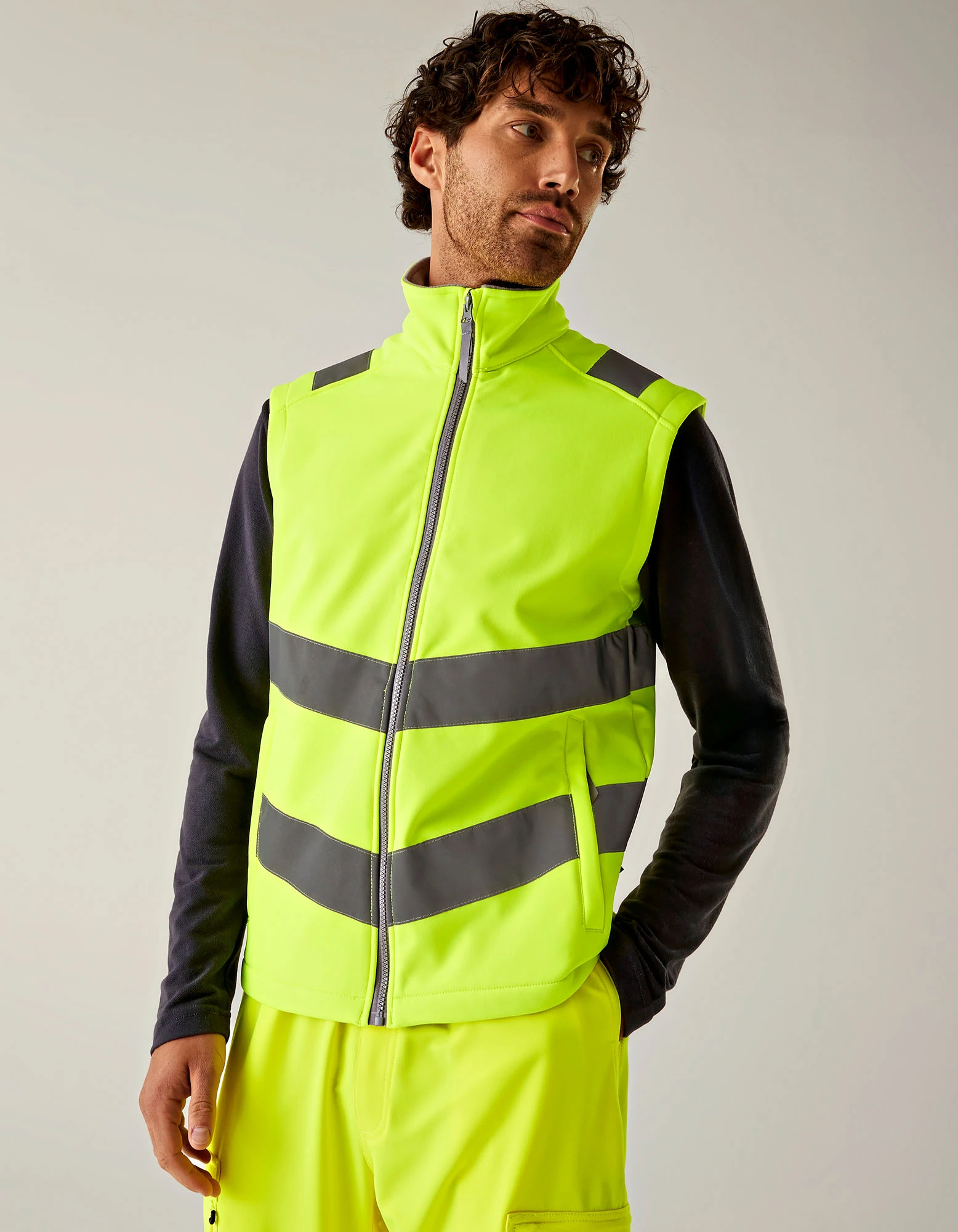 Hi-Vis Pro Contract Ablaze Softshell Bodywarmer – Artikelnummer RG20100