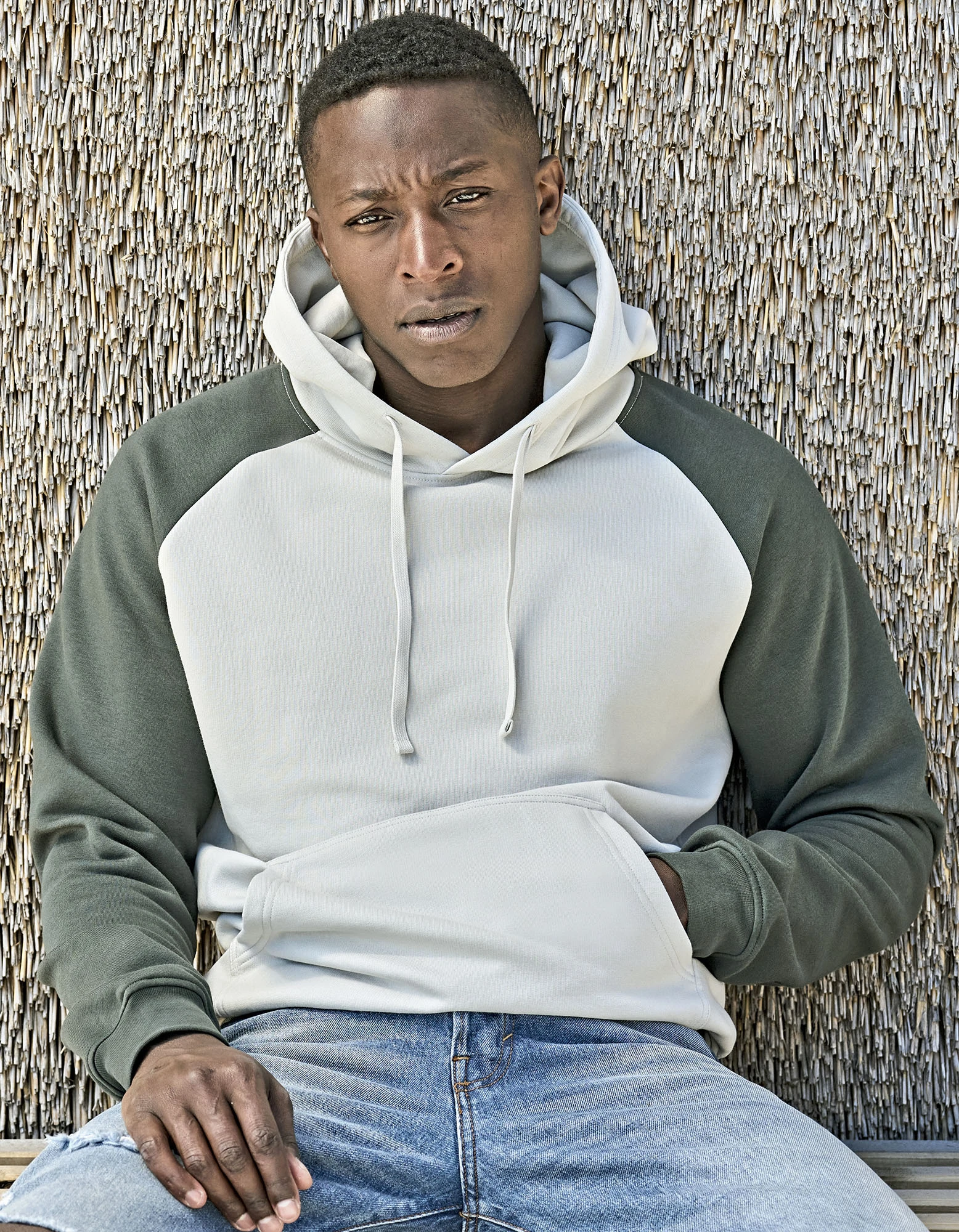 UNLABELED Two-Tone Hooded Sweatshirt – Artikelnummer TJ5156