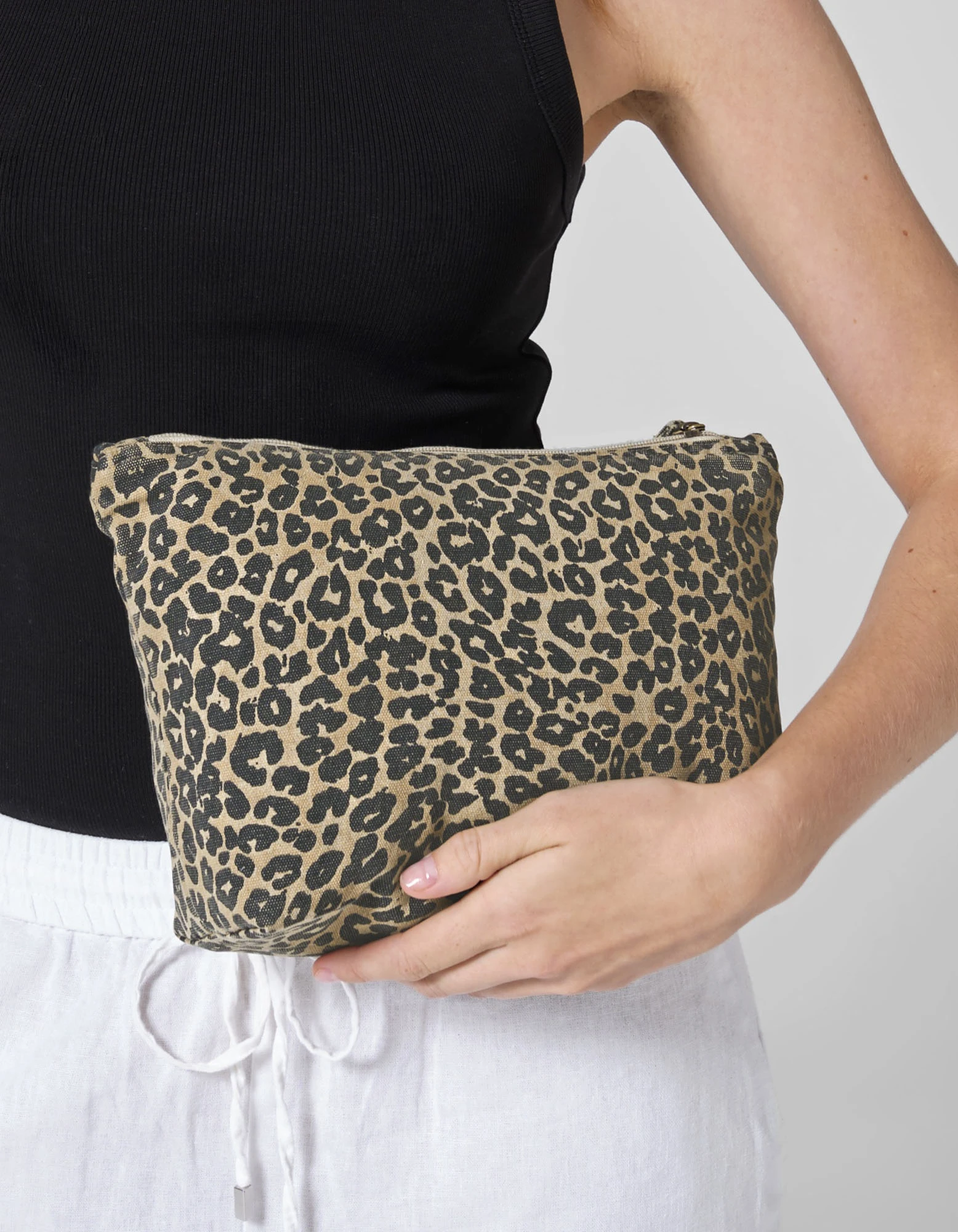 Leopard Print Canvas Accessory Bag – Artikelnummer WM330